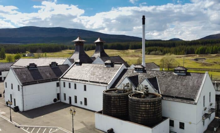 Dalwhinnie Whisky Distillery, Cairngorms, Highlands Scotland